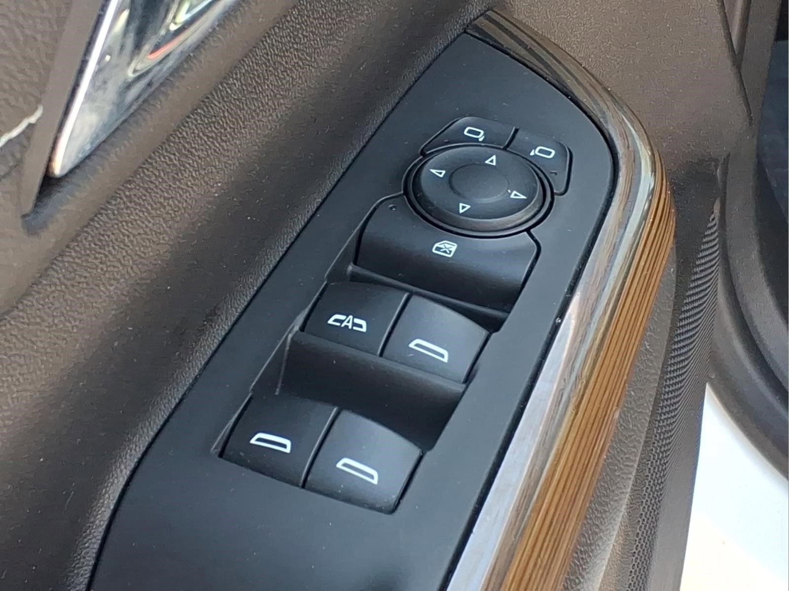 Used 2021 GMC Acadia SLE w/ Driver Convenience Package FWD image 14
