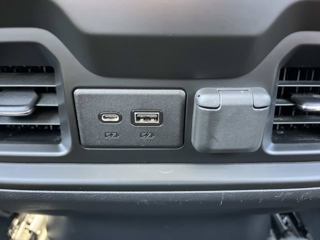 Used 2021 Chevrolet Silverado 1500 LT Trail Boss w/ Convenience Package II AWD/4WD image 19