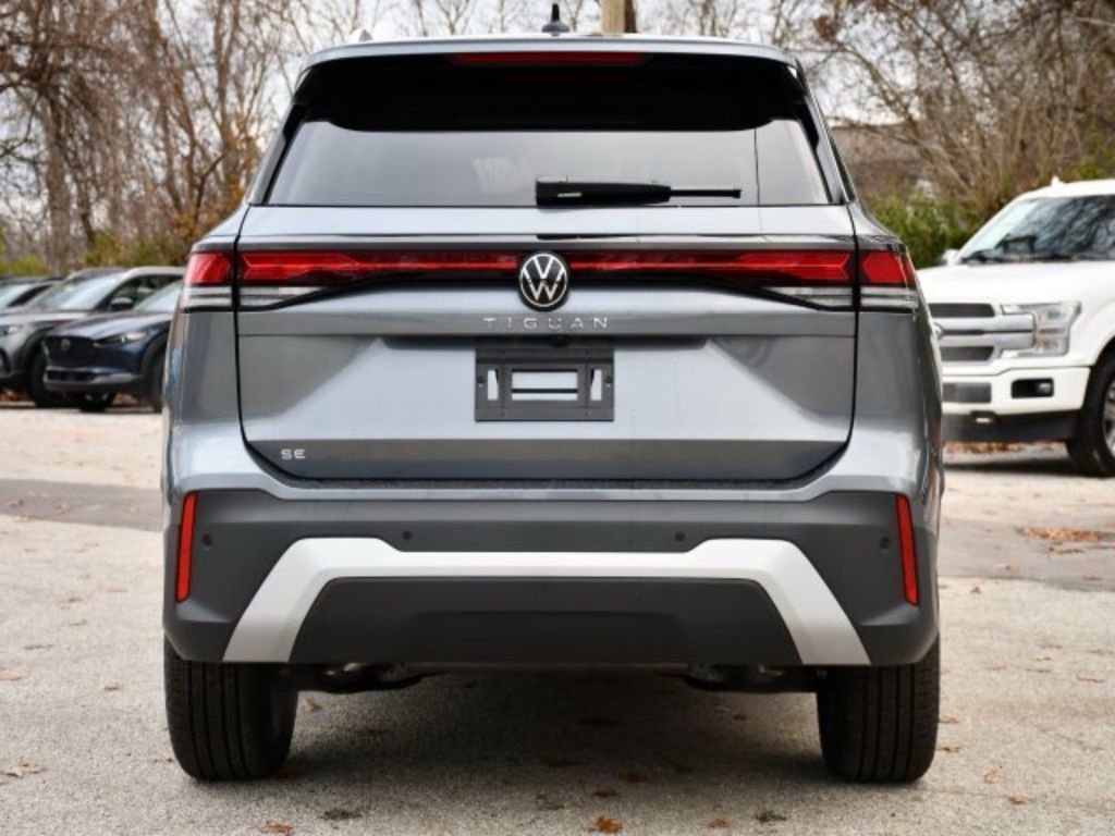 New 2026 Volkswagen Tiguan SE image 6