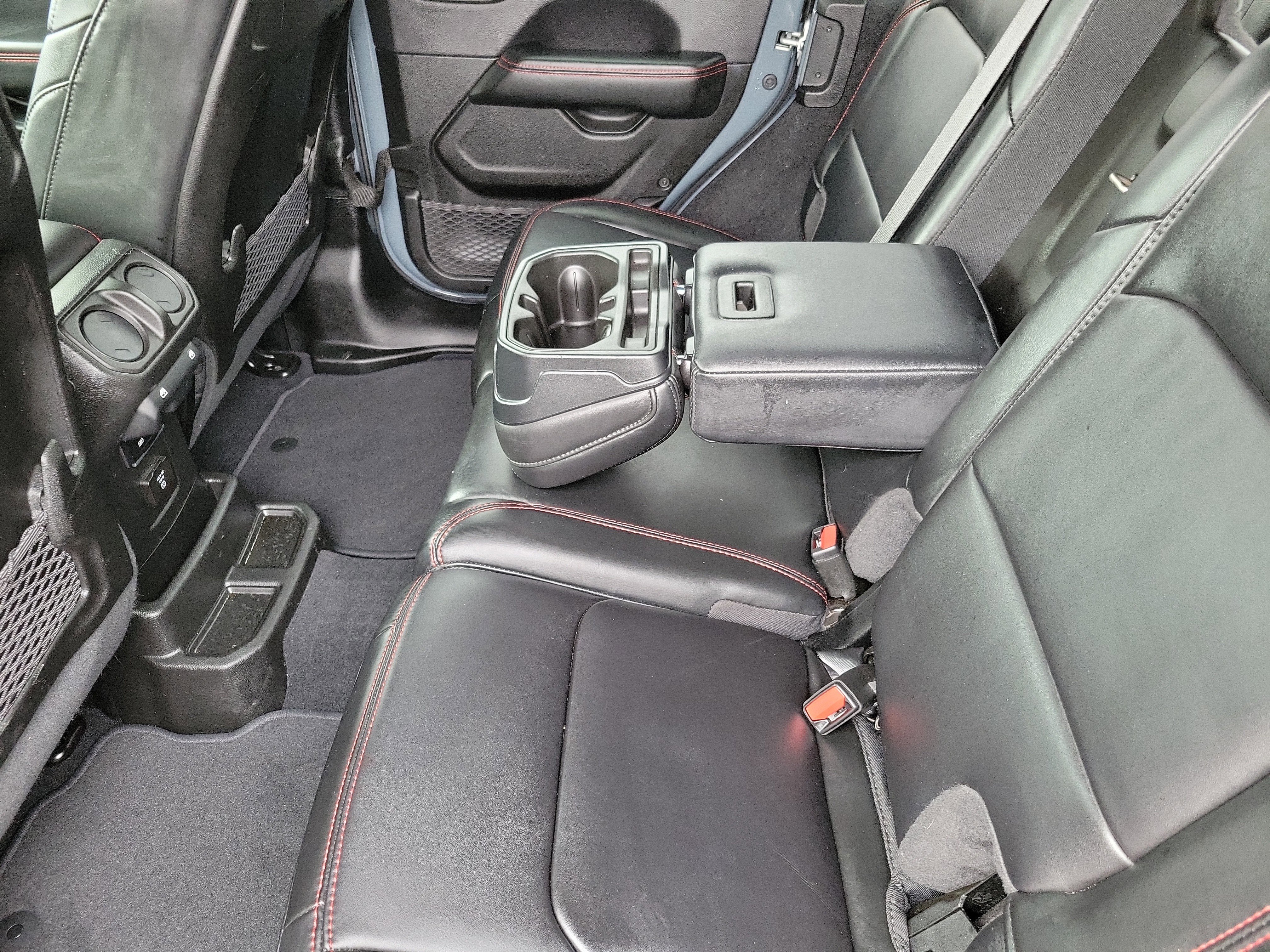 Used 2024 Jeep Wrangler Unlimited Rubicon image 14