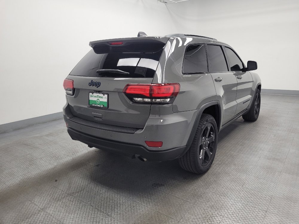 Used 2019 Jeep Grand Cherokee Laredo image 9