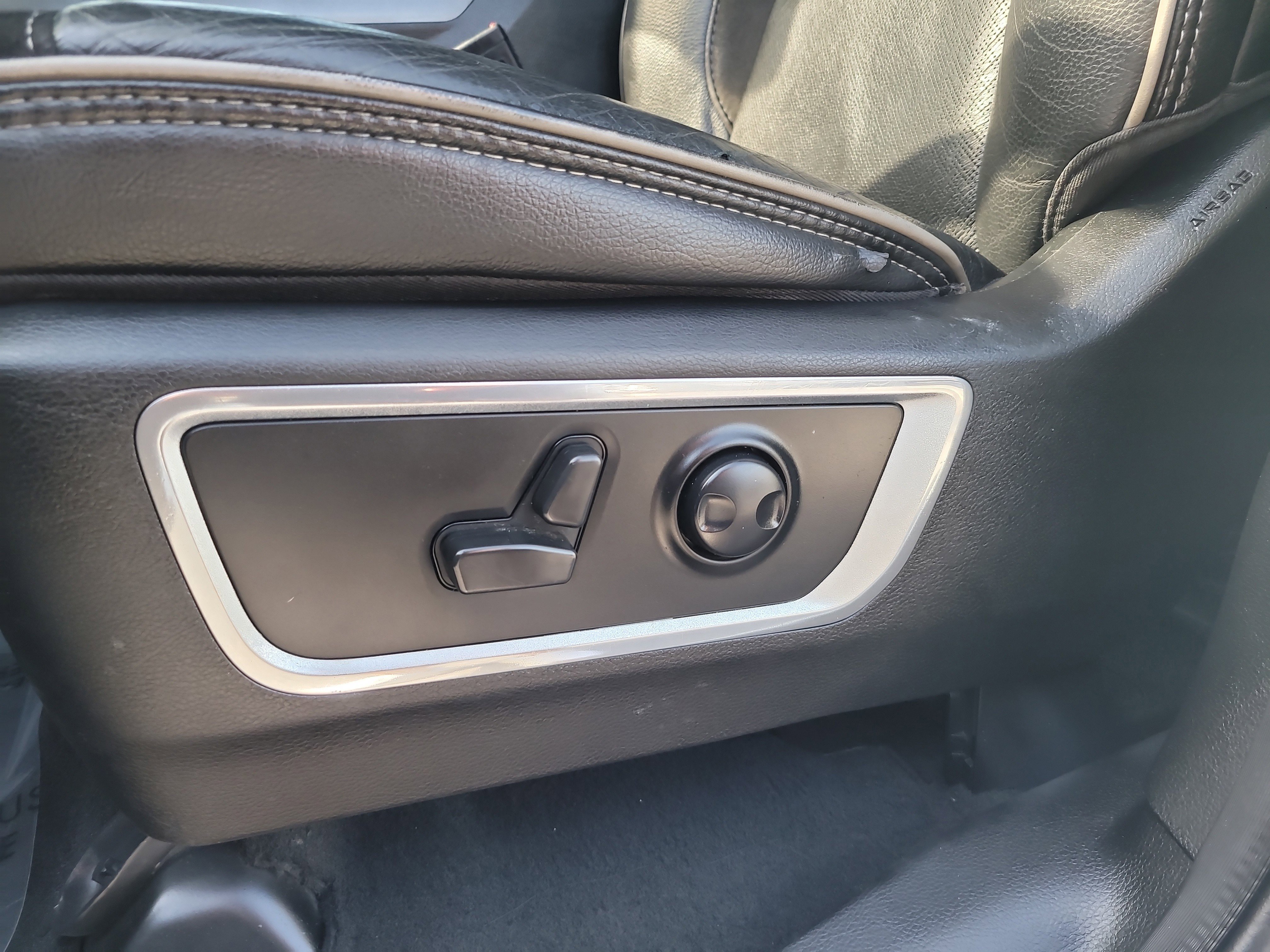 Used 2022 RAM 1500 Laramie w/ Sport Appearance Package image 19