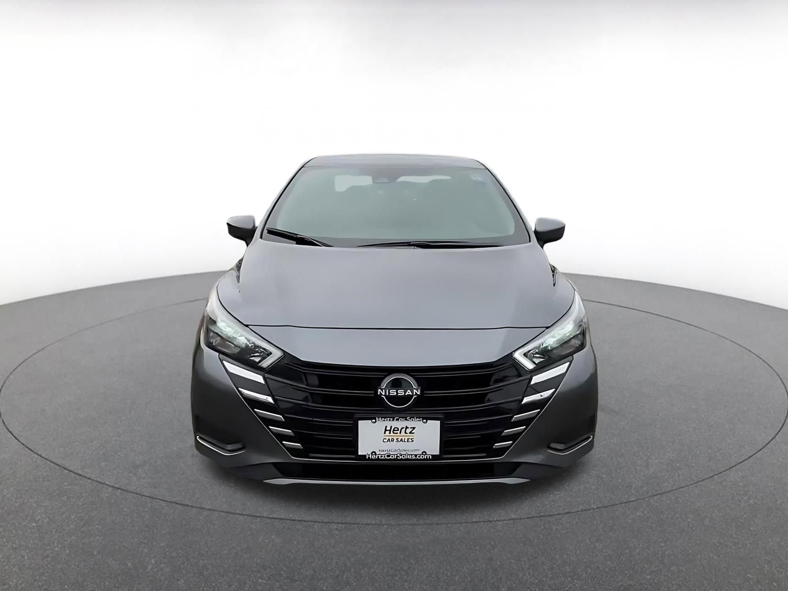 Used 2025 Nissan Versa SV image 4