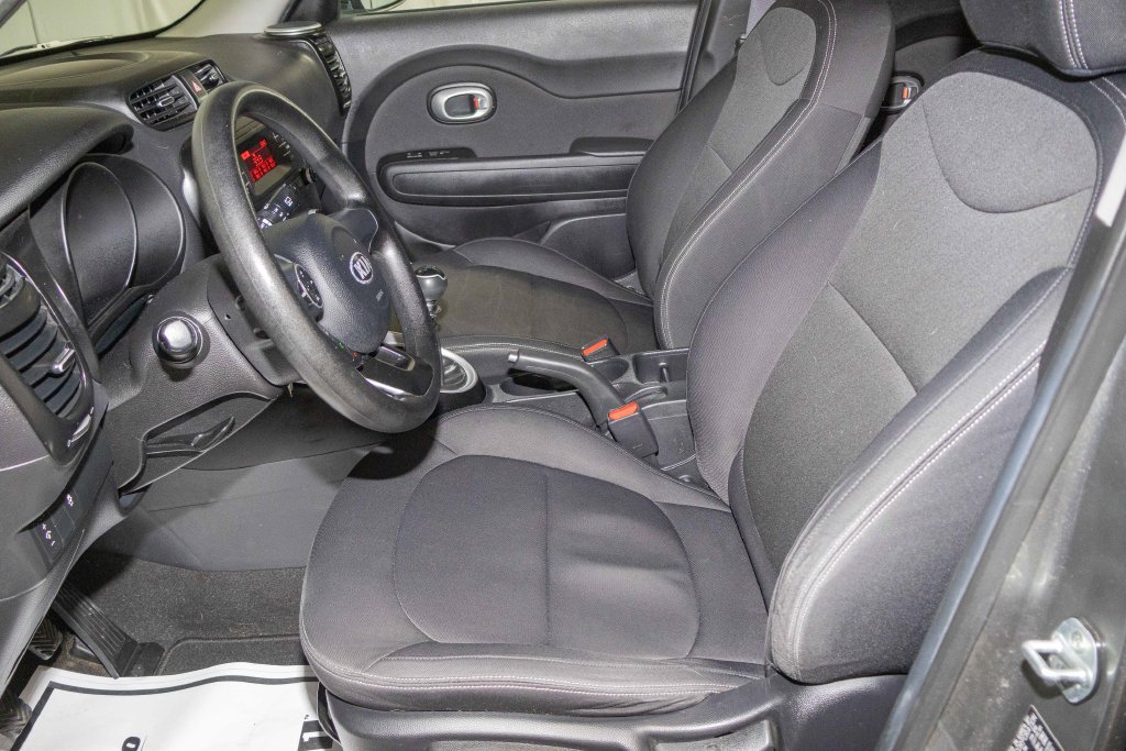 Used 2014 Kia Soul FWD image 11