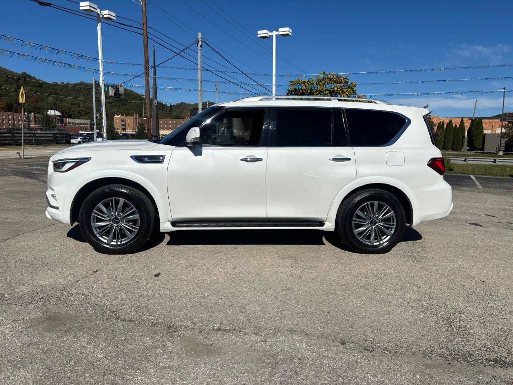 Used 2023 INFINITI QX80 Premium Select AWD/4WD image 2