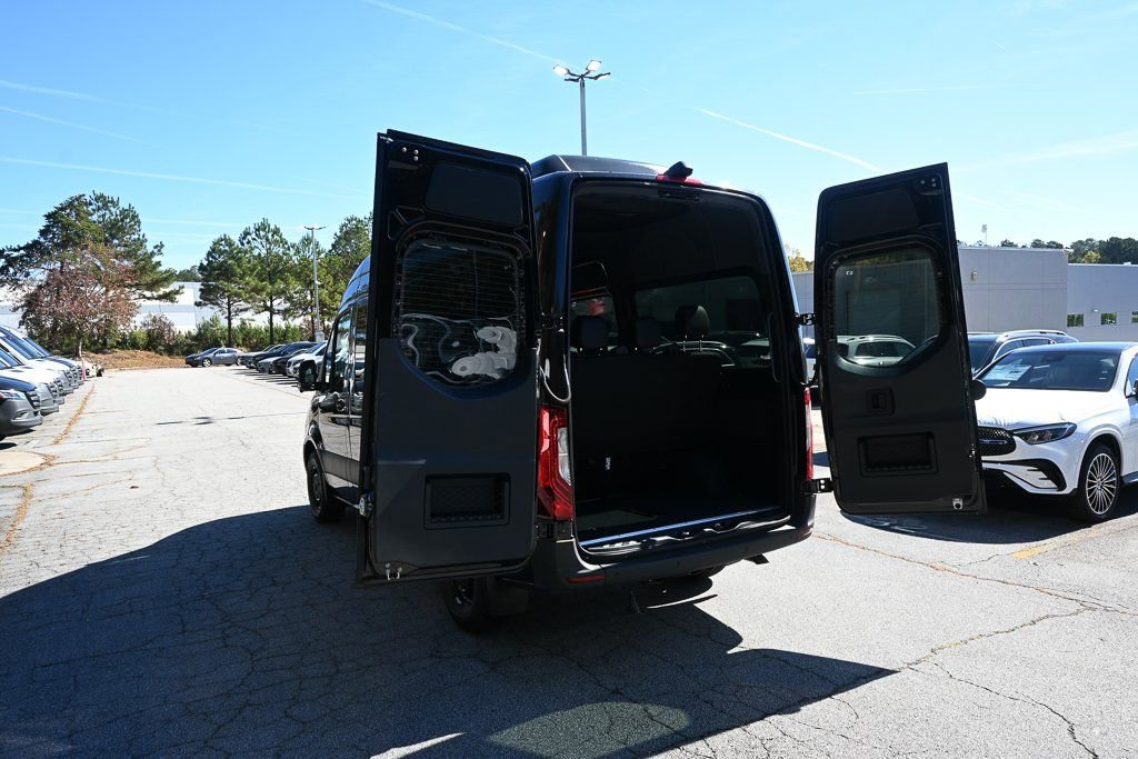 Used 2025 Mercedes-Benz Sprinter 2500 image 27