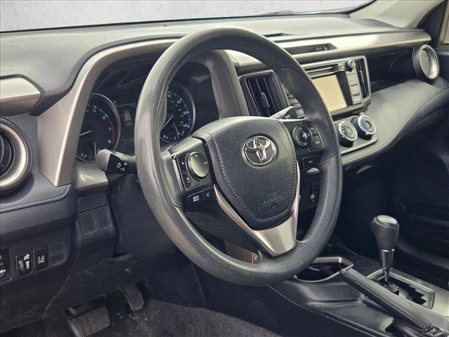Used 2018 Toyota RAV4 LE image 9