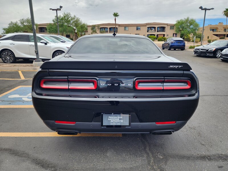Used 2016 Dodge Challenger SRT Hellcat RWD image 4