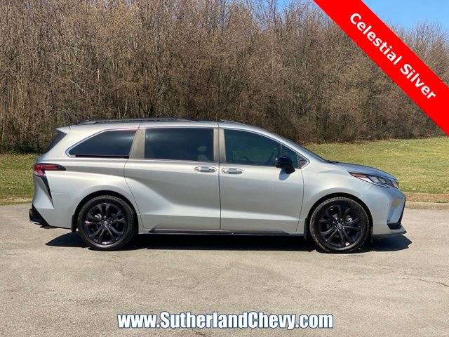 Used 2024 Toyota Sienna XSE image 8