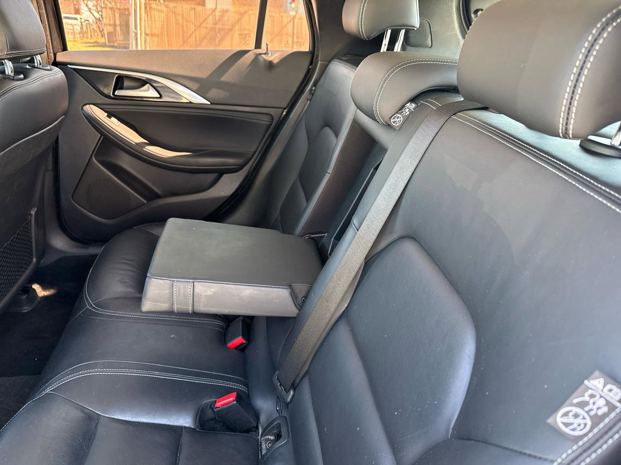 Used 2017 INFINITI QX30 Premium w/ Navigation Package image 39