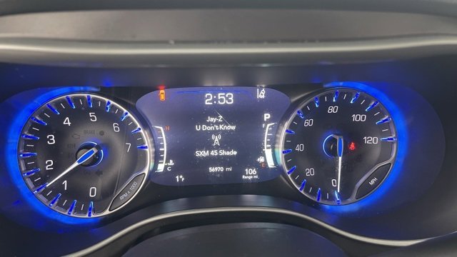 Used 2024 Chrysler Pacifica Touring-L image 39