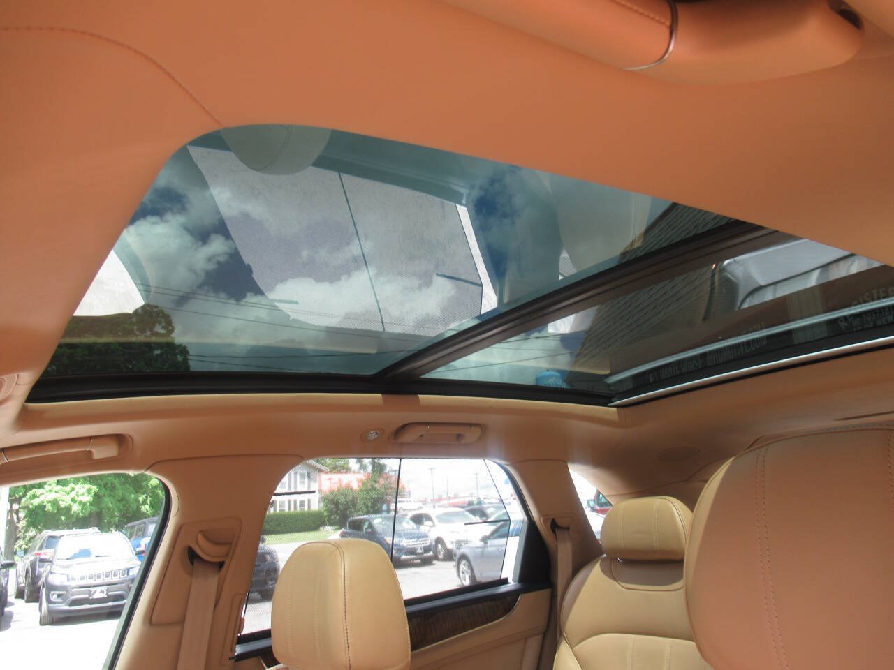 Used 2018 Bentley Bentayga AWD/4WD image 42