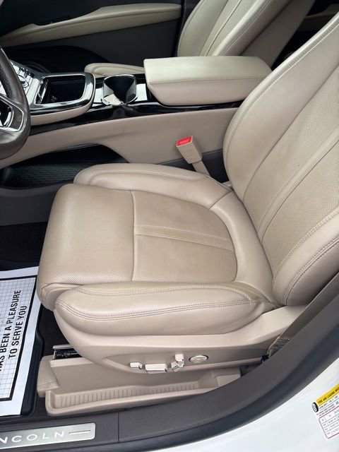 Used 2023 Lincoln Nautilus Reserve w/ Equipment Group 201A image 22