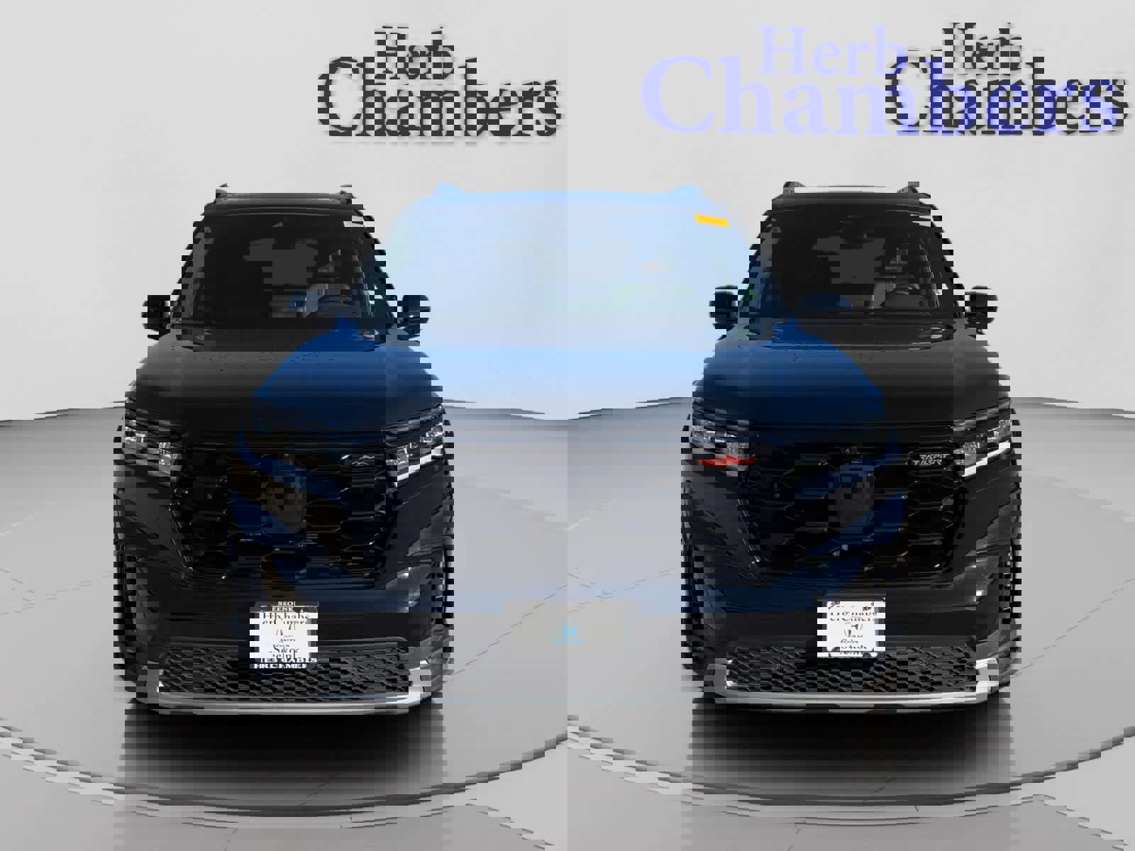 Used 2025 Honda Pilot TrailSport image 2