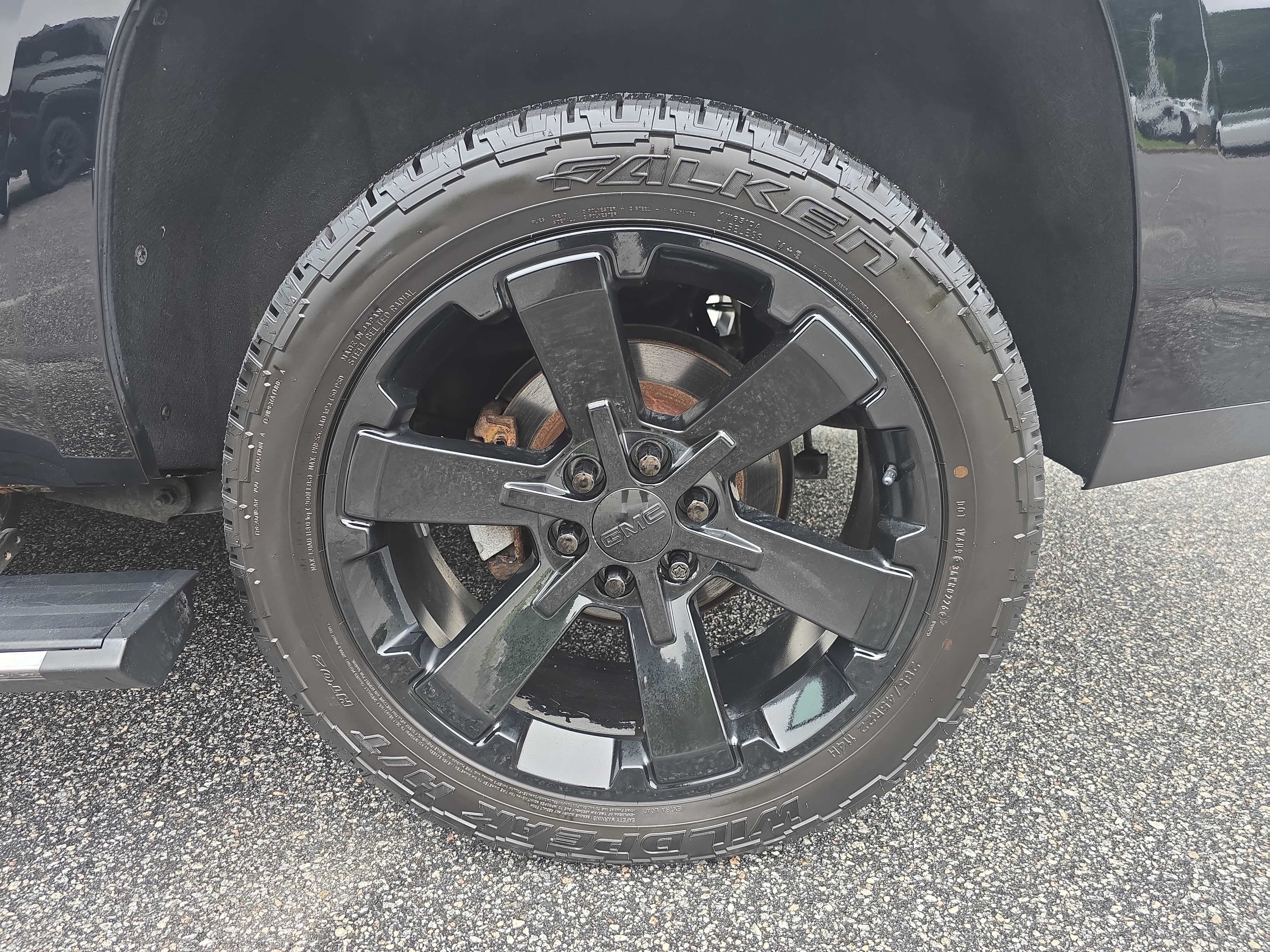 Used 2018 GMC Yukon Denali w/ Open Road Package AWD/4WD image 30