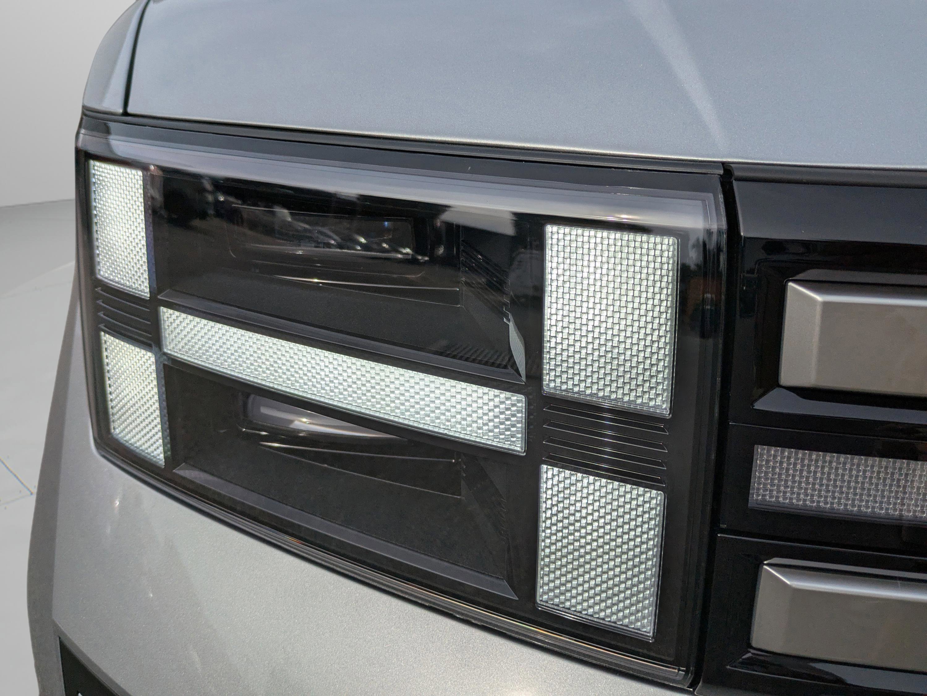 New 2026 Hyundai Santa Fe SE image 13