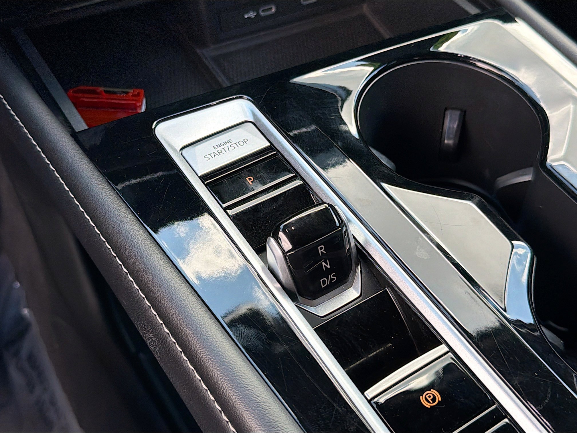 Used 2024 Volkswagen Atlas SE image 29