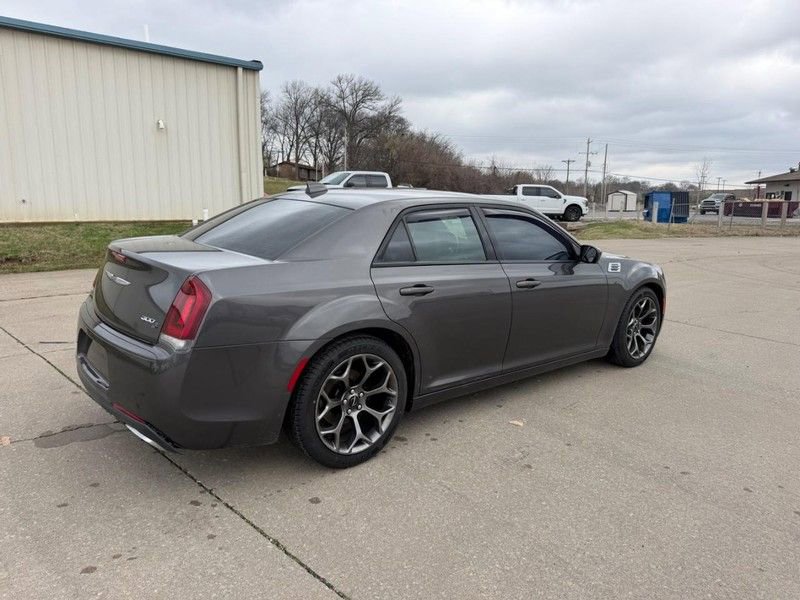 Used 2016 Chrysler 300 S image 3