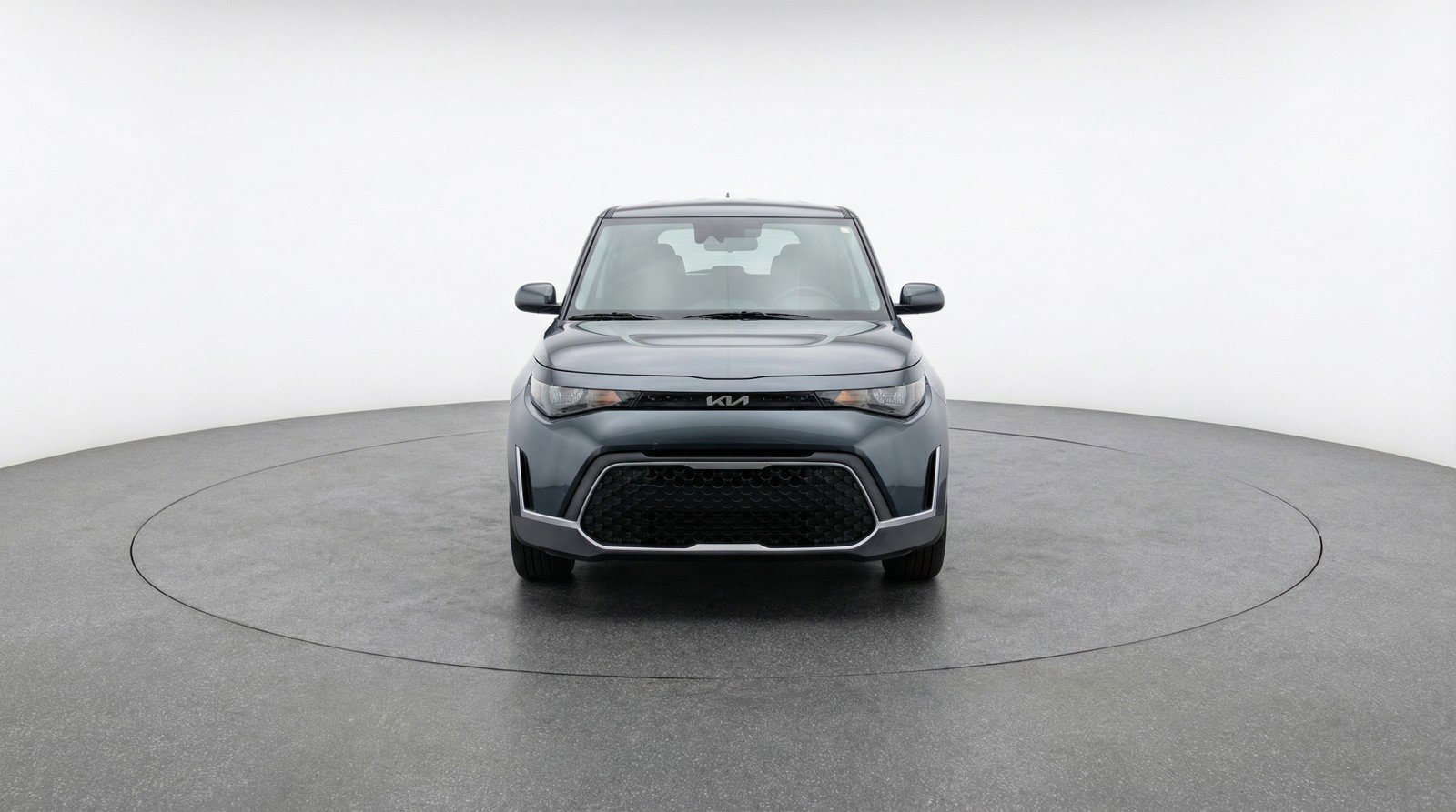 Used 2025 Kia Soul LX w/ LX Technology Package FWD image 2