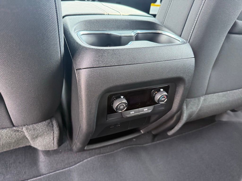 New 2026 Chevrolet Traverse LT image 40