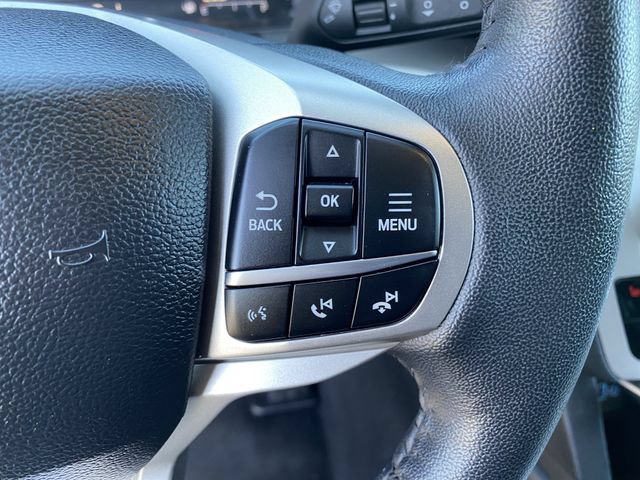 Used 2023 Ford Explorer XLT AWD/4WD image 32