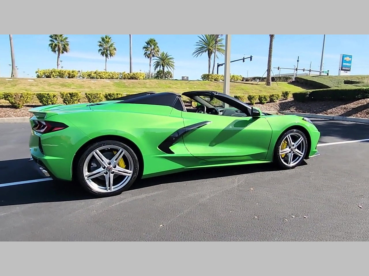 New 2026 Chevrolet Corvette Stingray Convertible w/ 1LT image 19