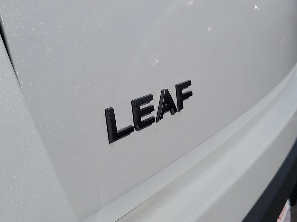 New 2026 Nissan Leaf Platinum+ w/ Cargo Package (Platinum+) FWD image 20