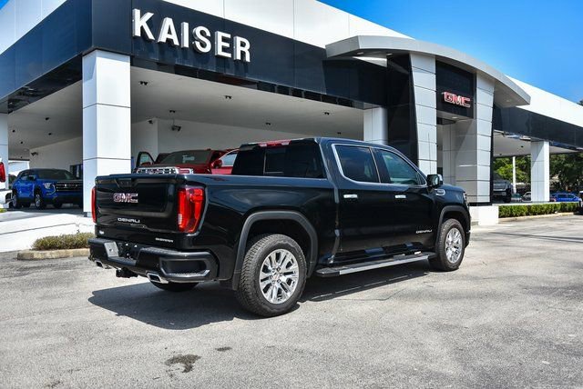 Used 2024 GMC Sierra 1500 Denali w/ Technology Package AWD/4WD image 10