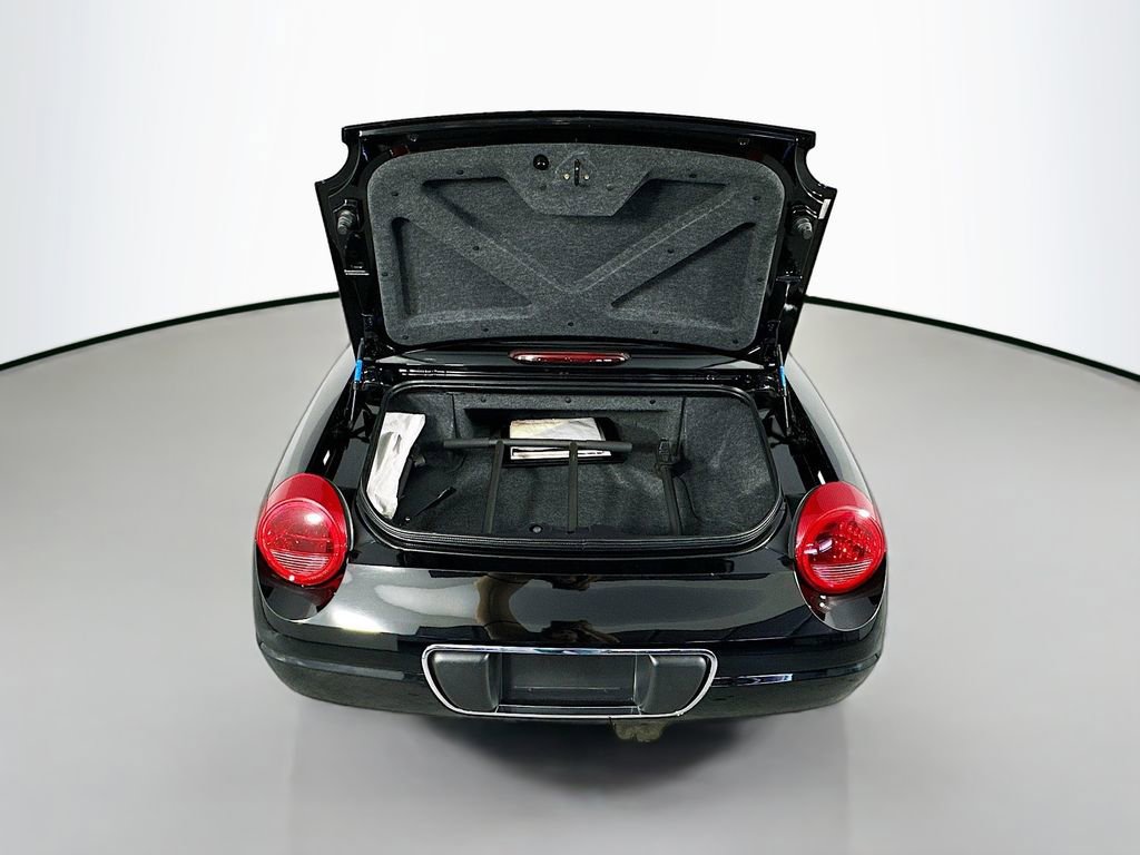 Used 2005 Ford Thunderbird RWD image 27