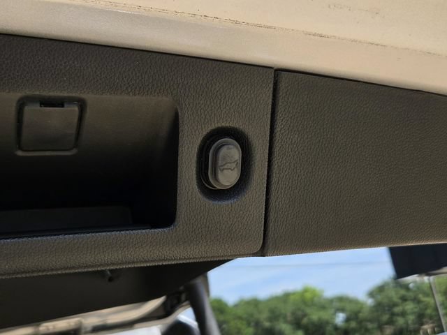 Used 2019 Chevrolet Suburban Premier AWD/4WD image 14