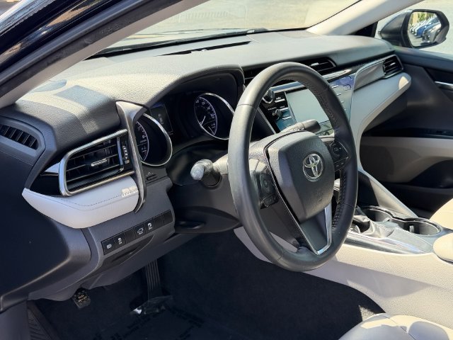 Used 2019 Toyota Camry SE FWD image 13