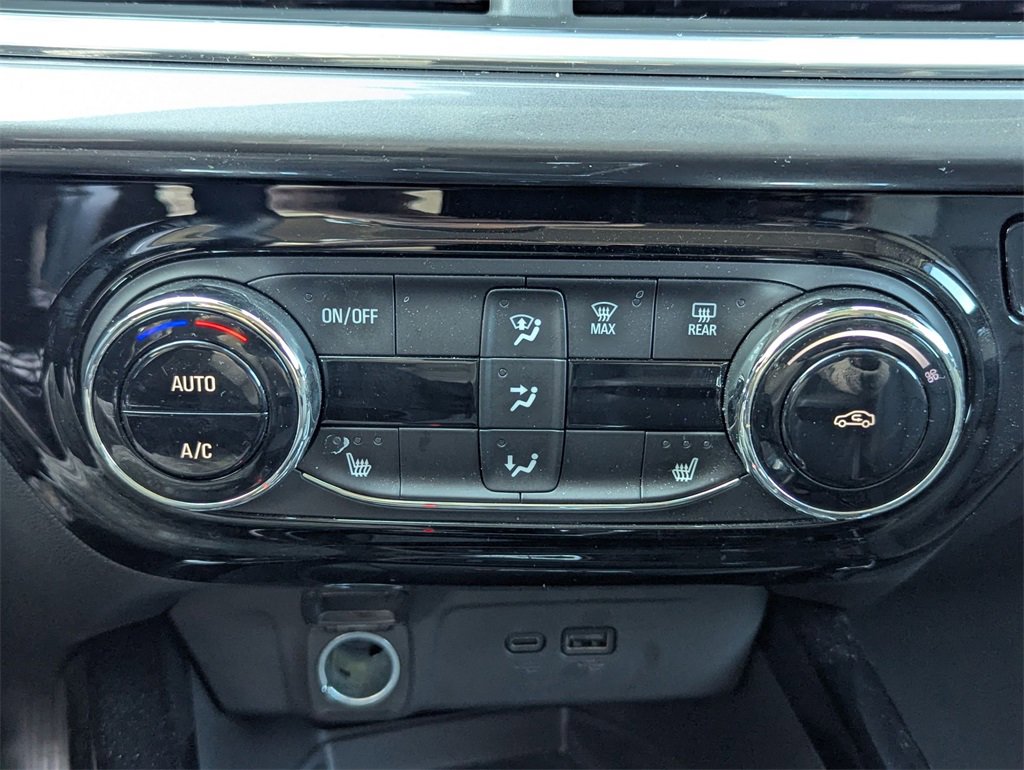 Used 2024 Chevrolet Trax ACTIV w/ Sunroof Package image 18