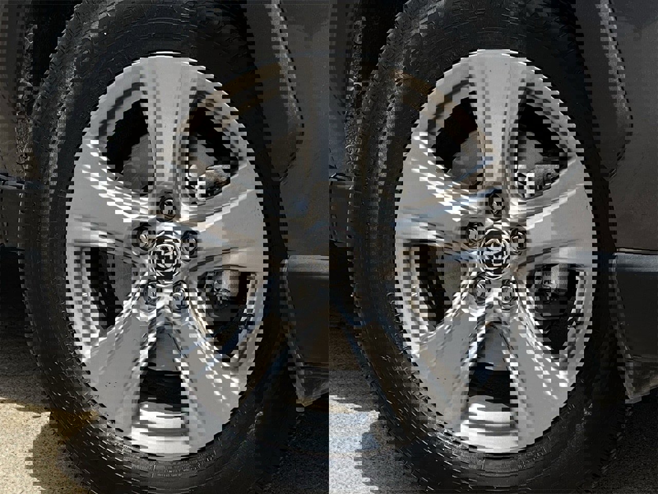 Used 2024 Toyota RAV4 XLE image 29