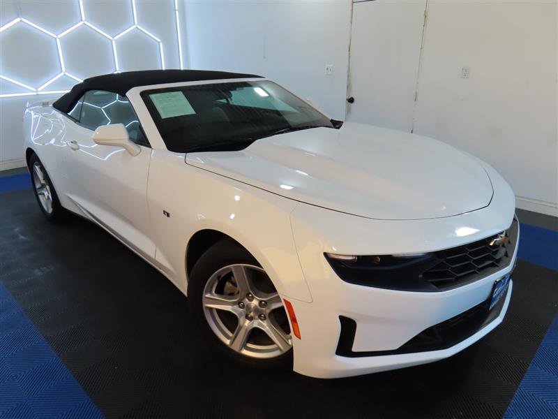 Used 2023 Chevrolet Camaro LT RWD image 6