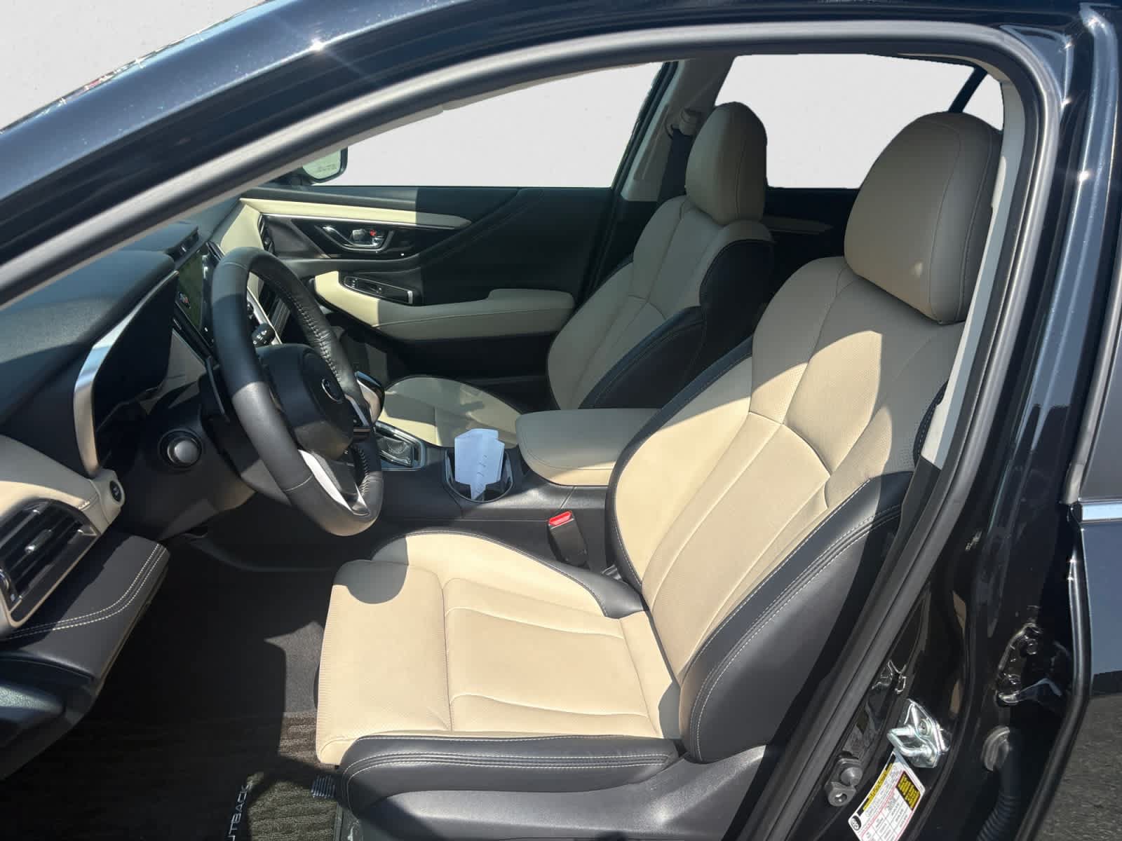 Used 2025 Subaru Outback Limited AWD/4WD image 18