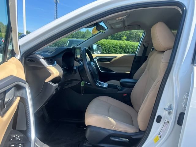 Used 2019 Toyota RAV4 LE FWD image 17