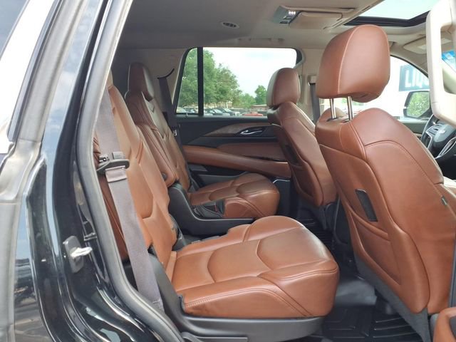 Used 2015 Cadillac Escalade Luxury RWD image 16