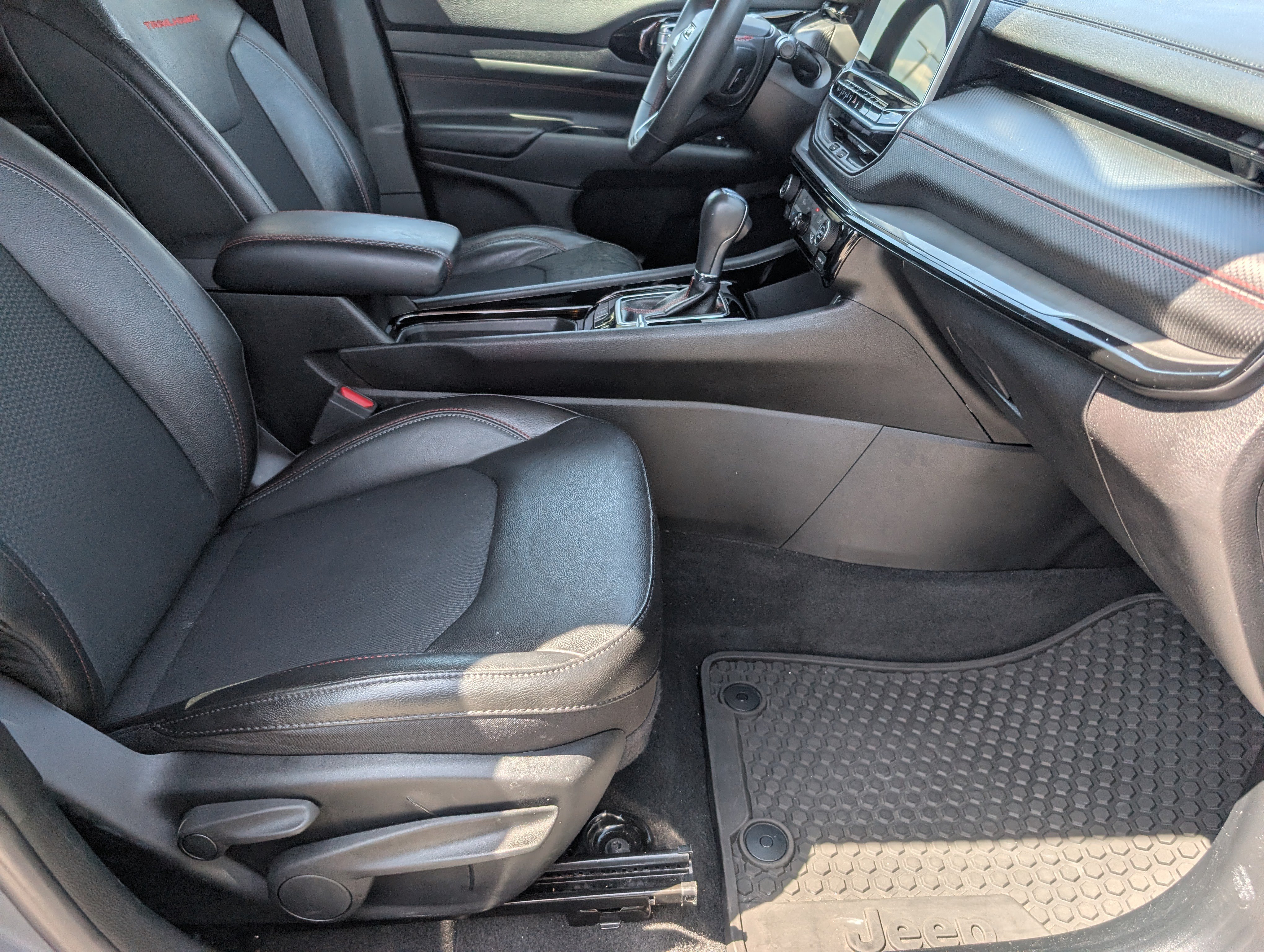 Used 2022 Jeep Compass Trailhawk w/ Sun and Sound Group AWD/4WD image 26