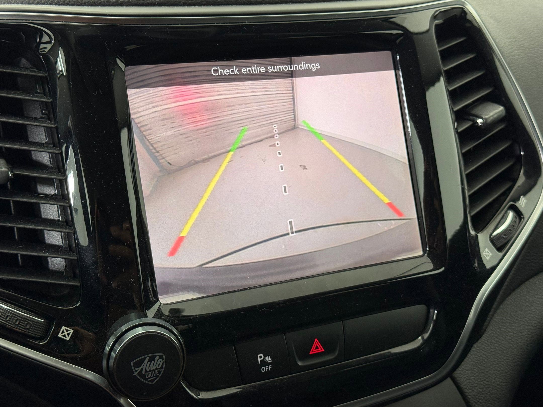 Used 2019 Jeep Cherokee Limited image 30