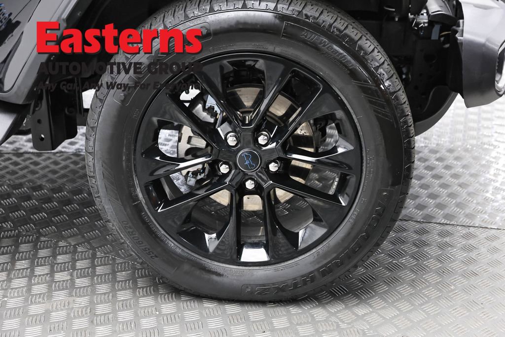 Used 2025 Jeep Wrangler Unlimited Sahara AWD/4WD image 31