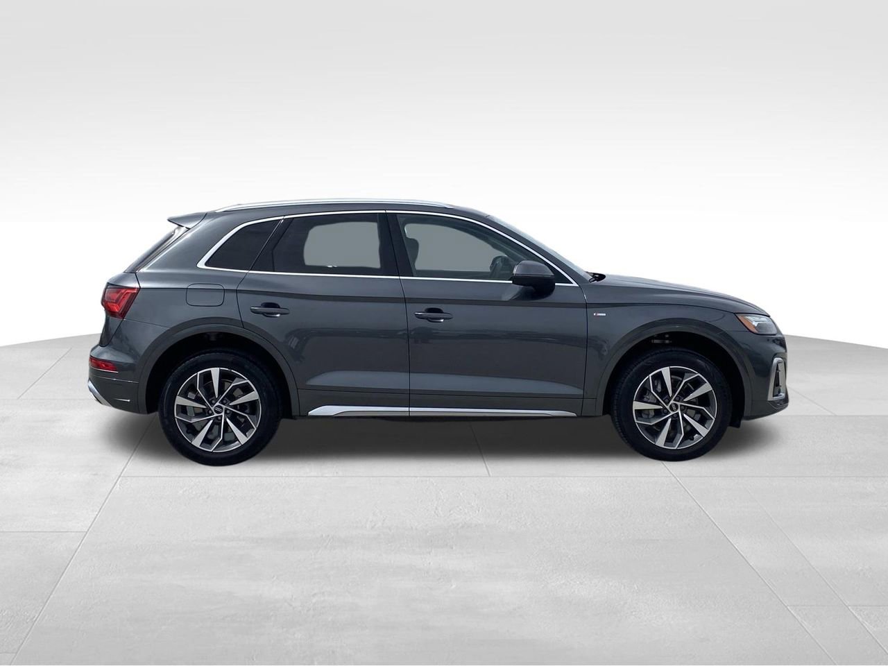 Used 2023 Audi Q5 2.0T Premium Plus AWD/4WD image 2
