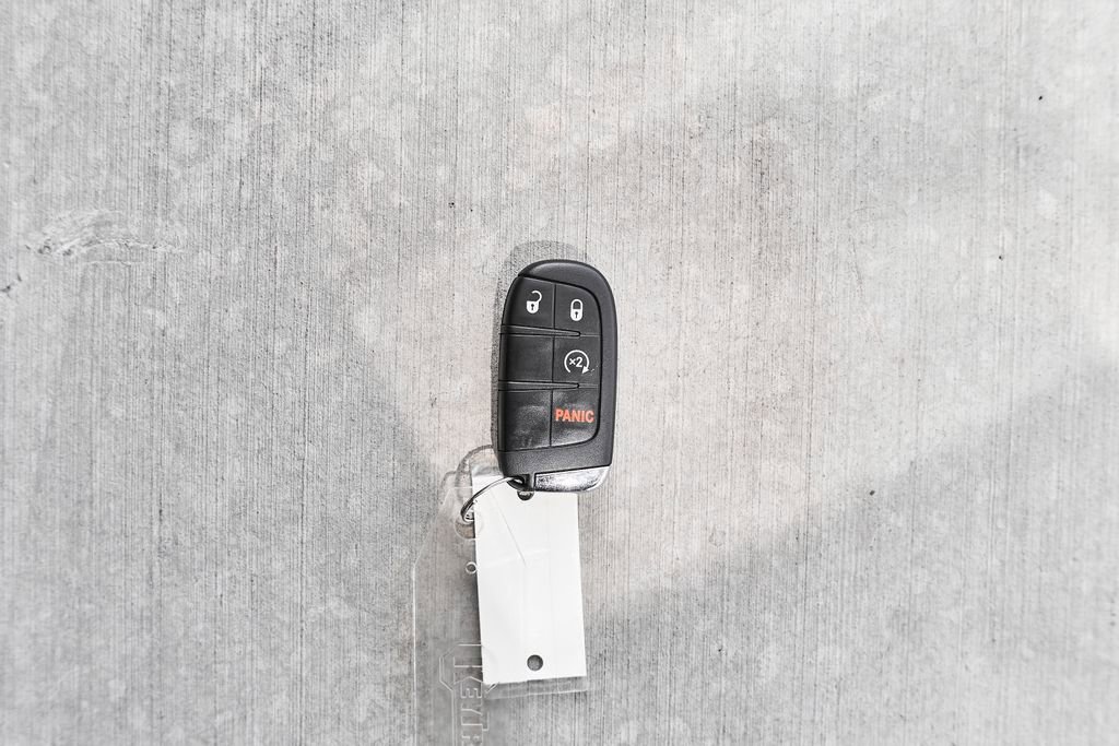 Used 2020 Jeep Renegade Latitude w/ UConnect 8.4 Nav Group AWD/4WD image 50