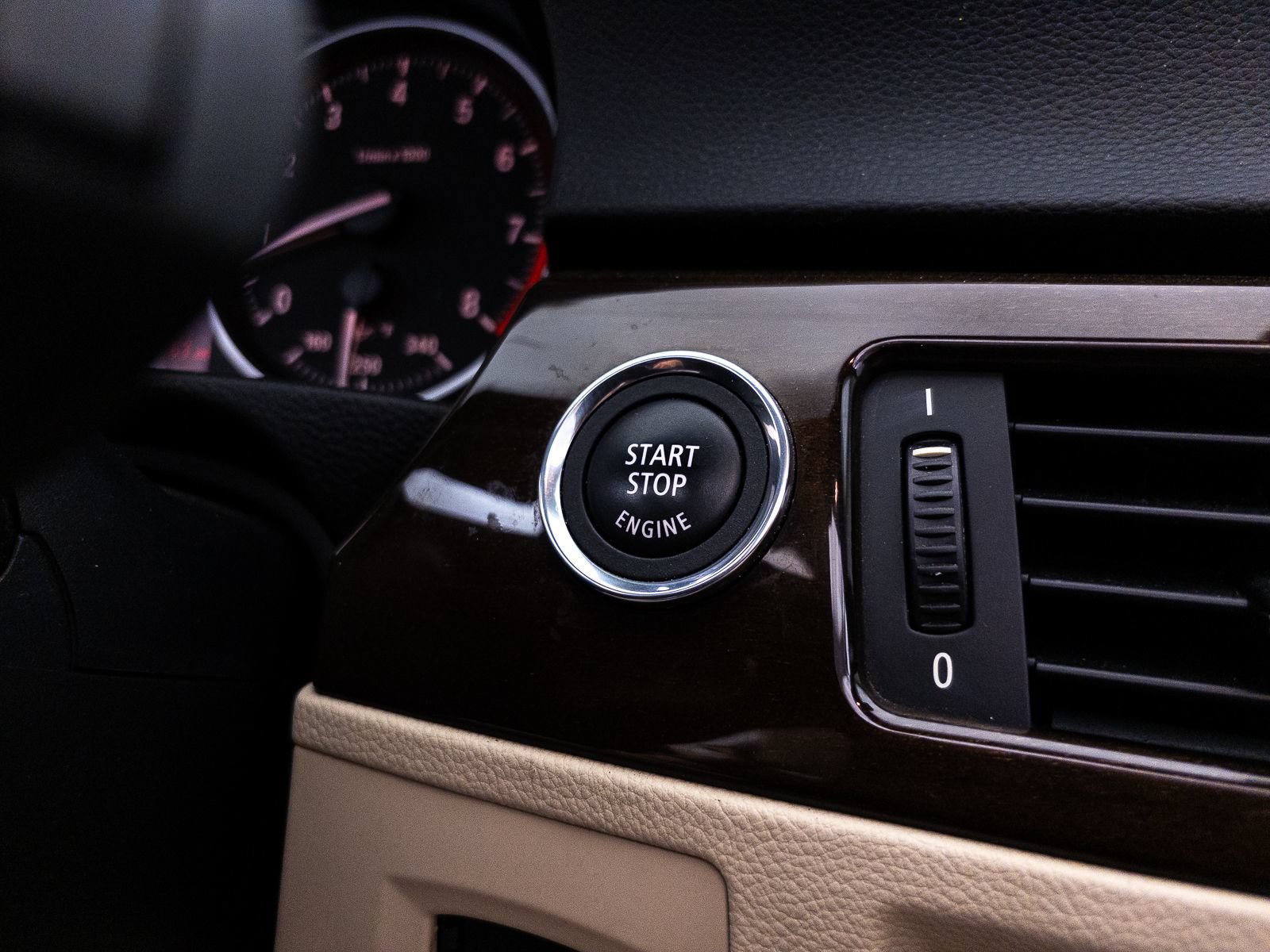 Used 2011 BMW 335i Convertible RWD image 19