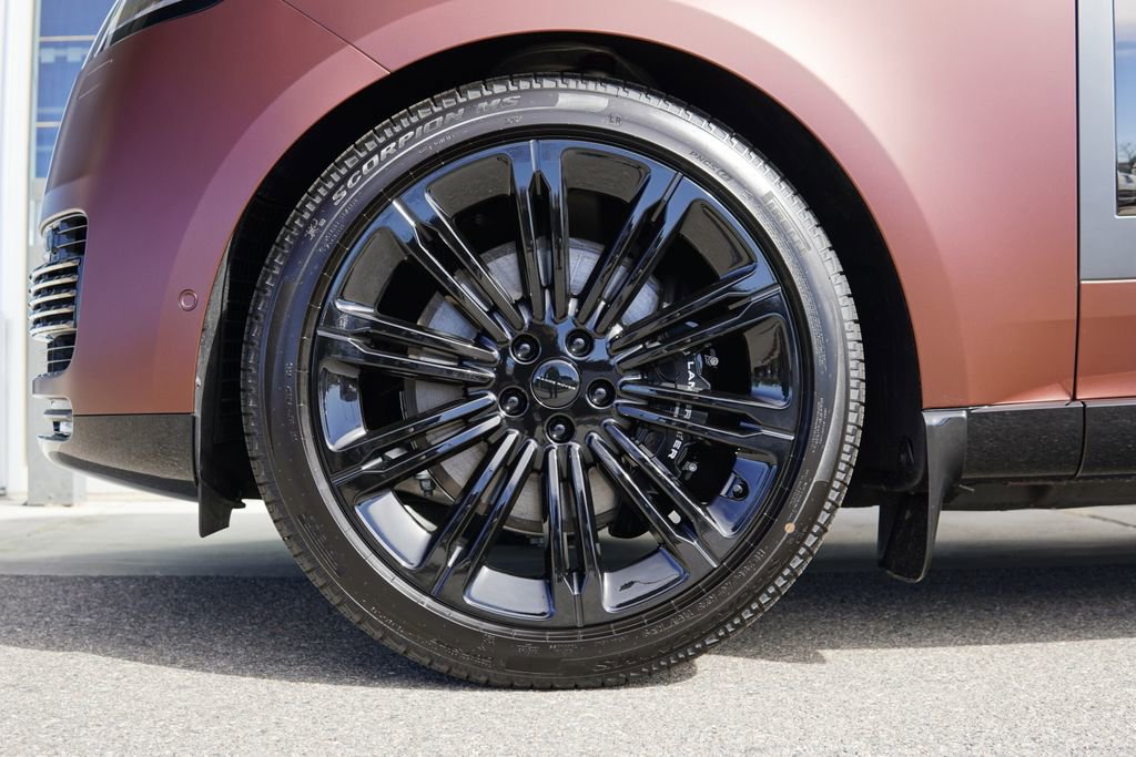 New 2026 Land Rover Range Rover SV image 32