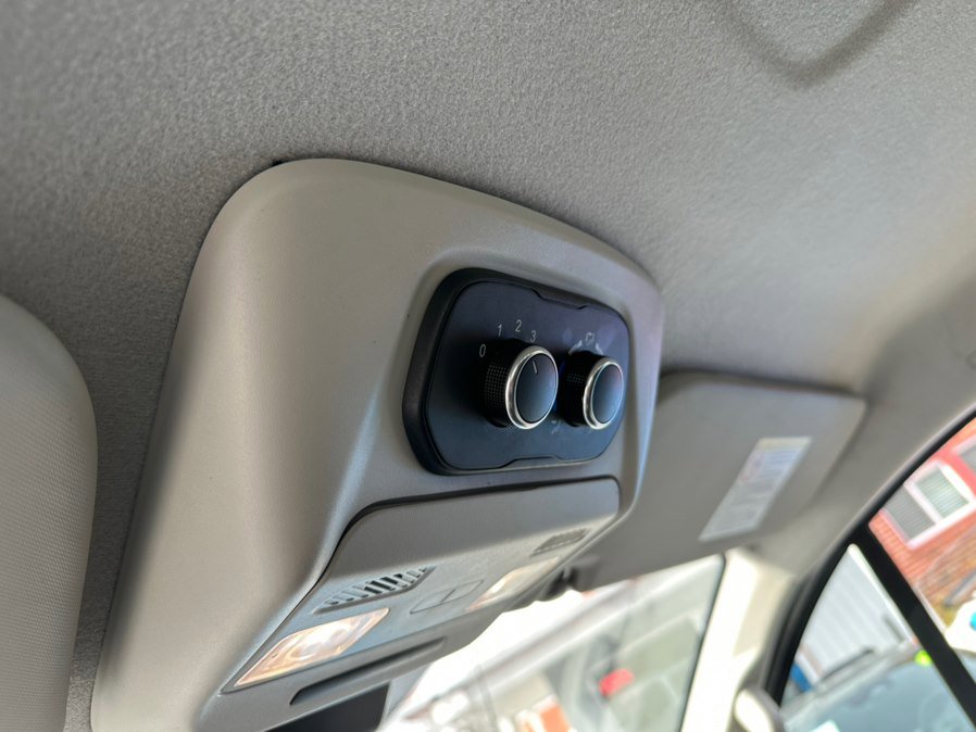 Used 2021 Ford Transit 350 XLT image 19