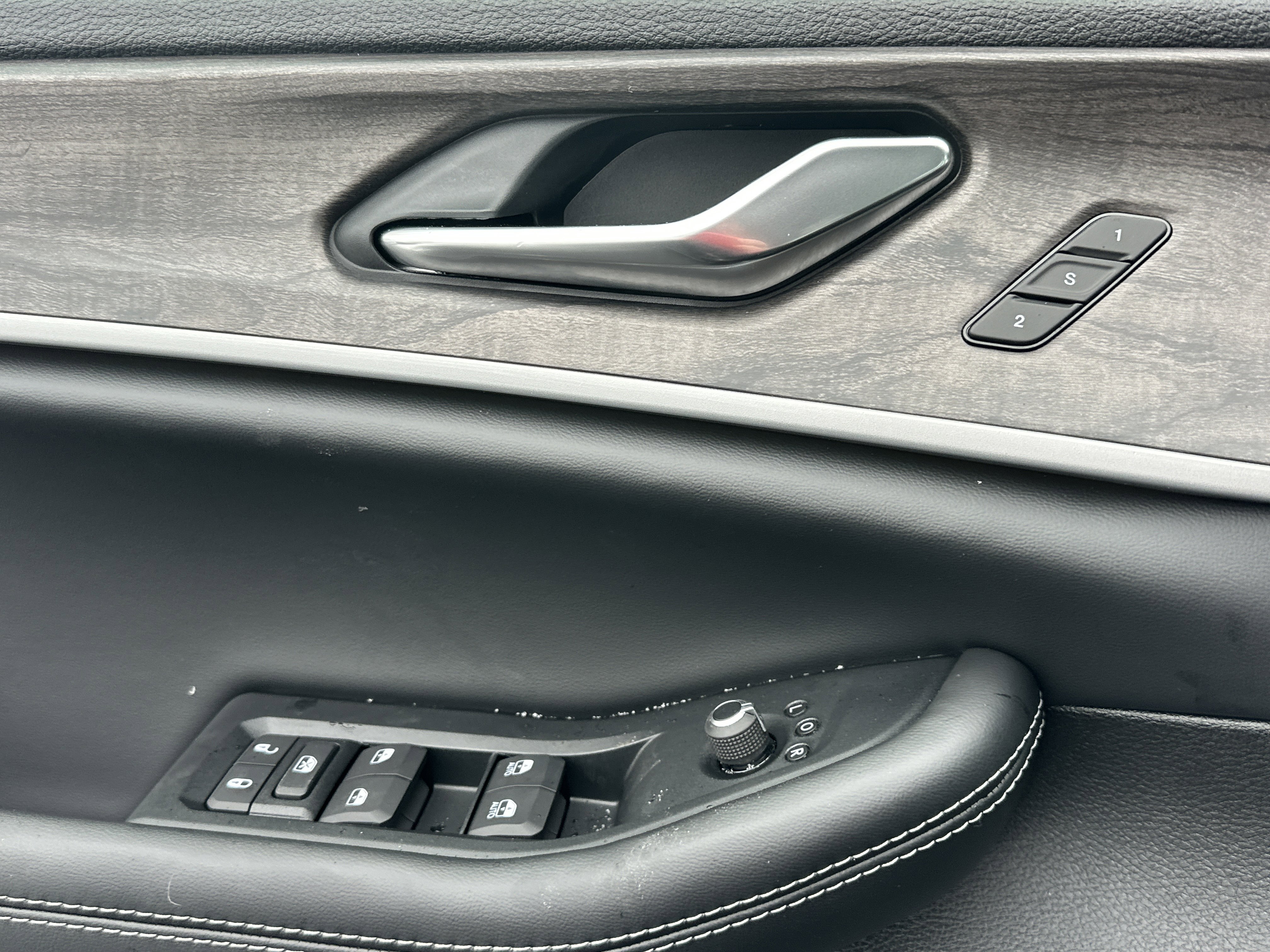 New 2025 Jeep Grand Cherokee Limited image 12