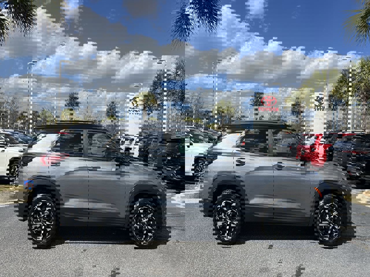 Used 2021 Chevrolet TrailBlazer RS w/ Sun and Liftgate Package image 11