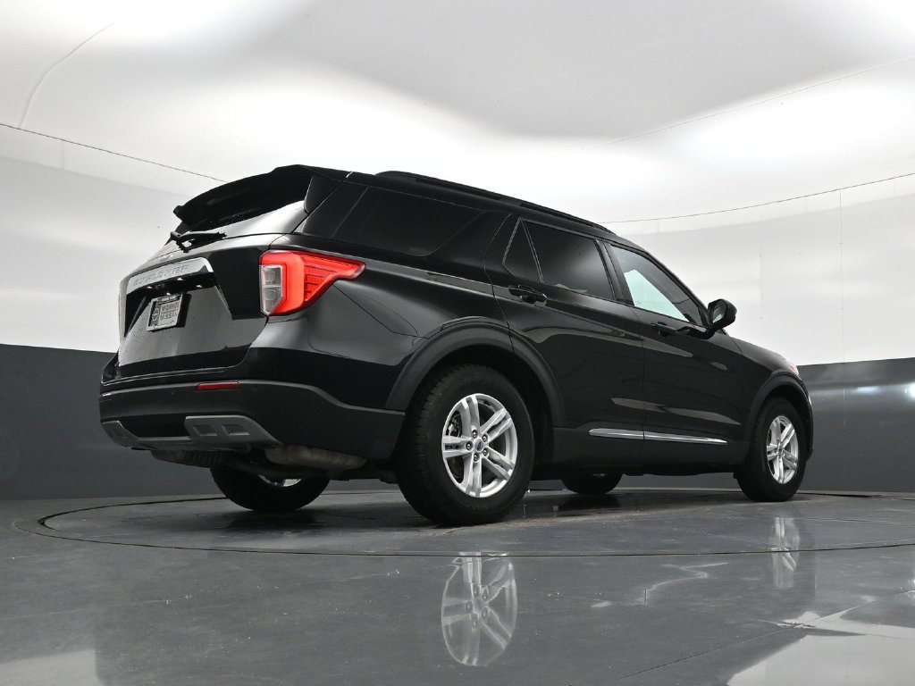 Used 2024 Ford Explorer XLT w/ Equipment Group 202A RWD image 24