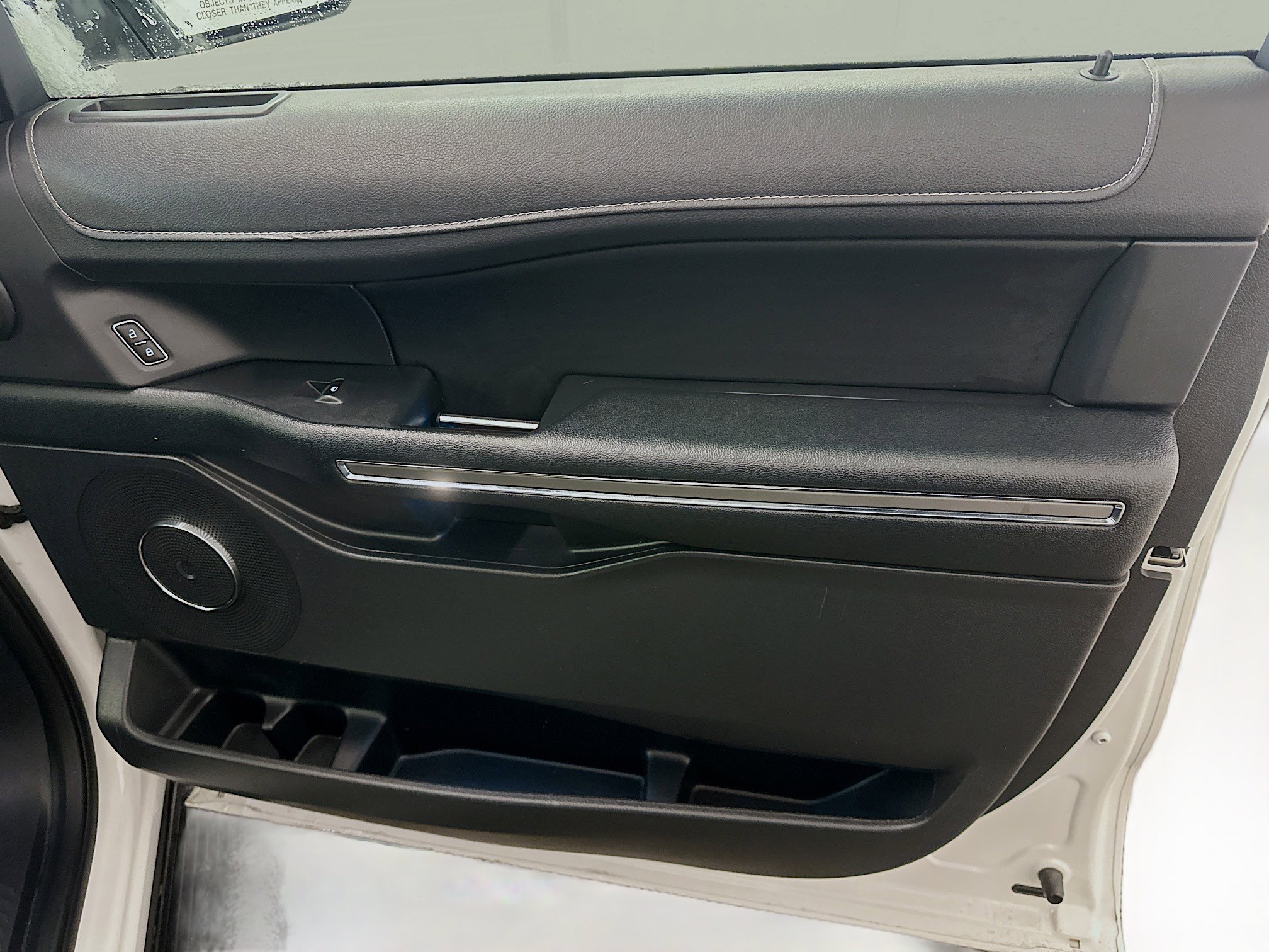 Used 2024 Ford Expedition XLT image 35