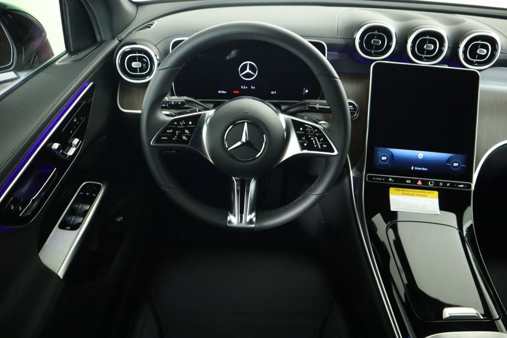 Used 2025 Mercedes-Benz GLC 300 image 10